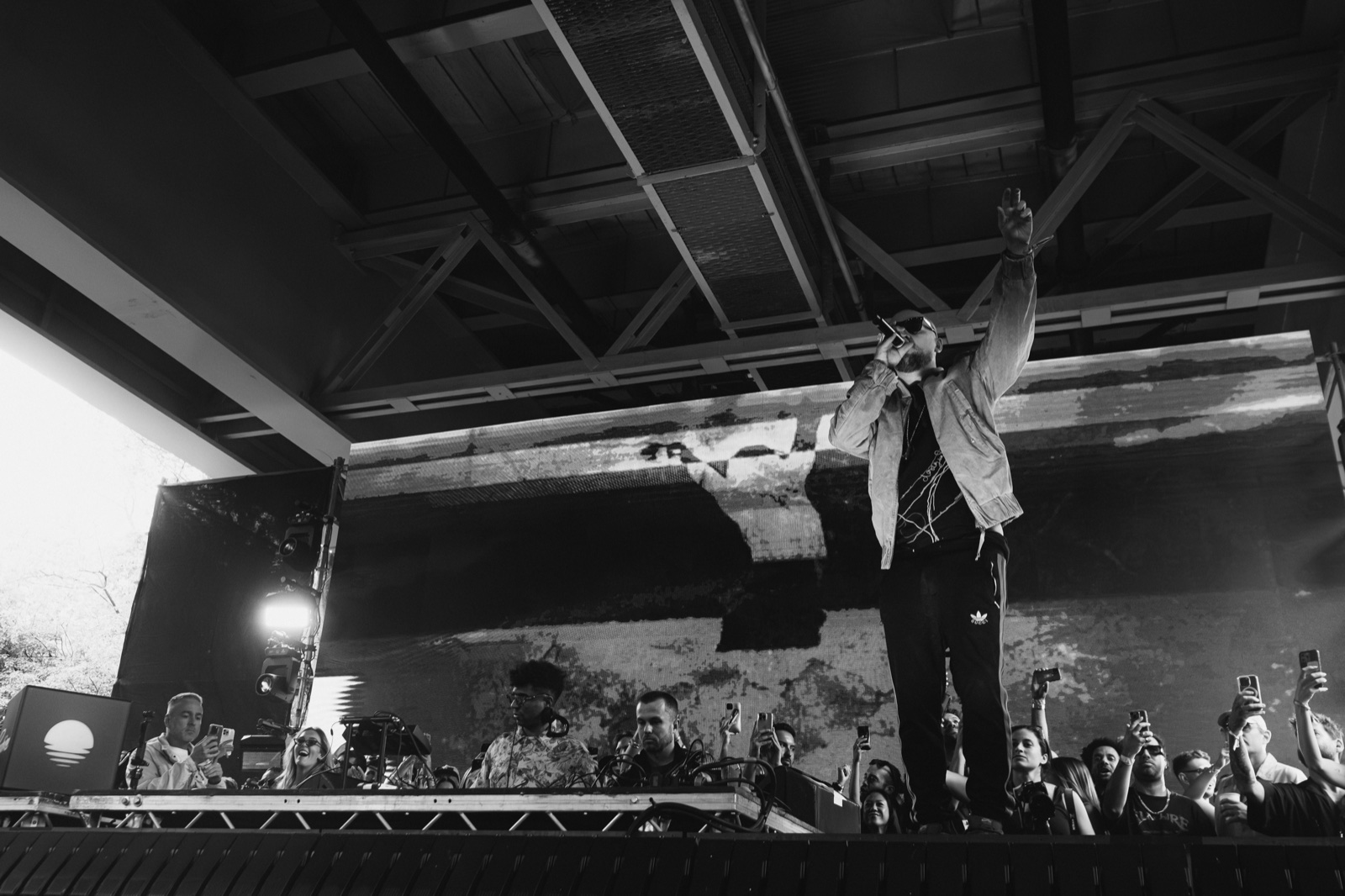 Ali Love — live